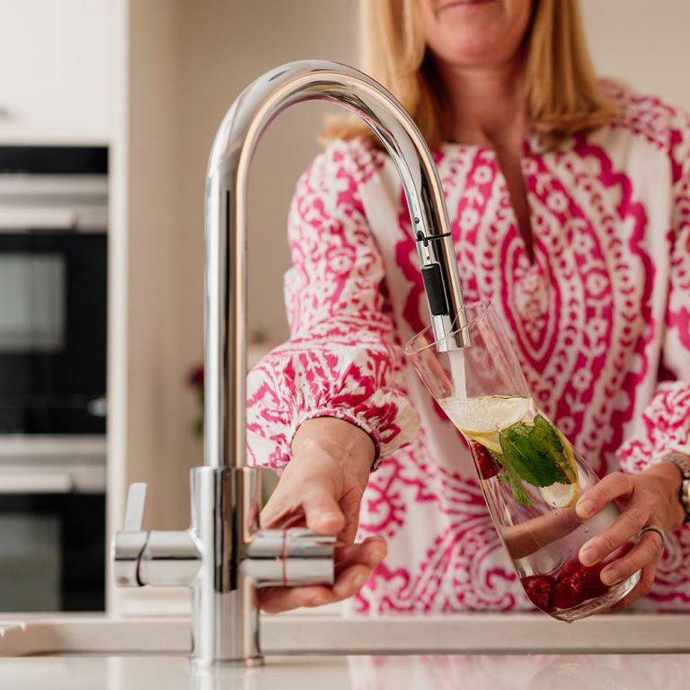 Pull Out Spray 4 in 1 Instant Boiling Water Tap Aquatap Pro Ultra