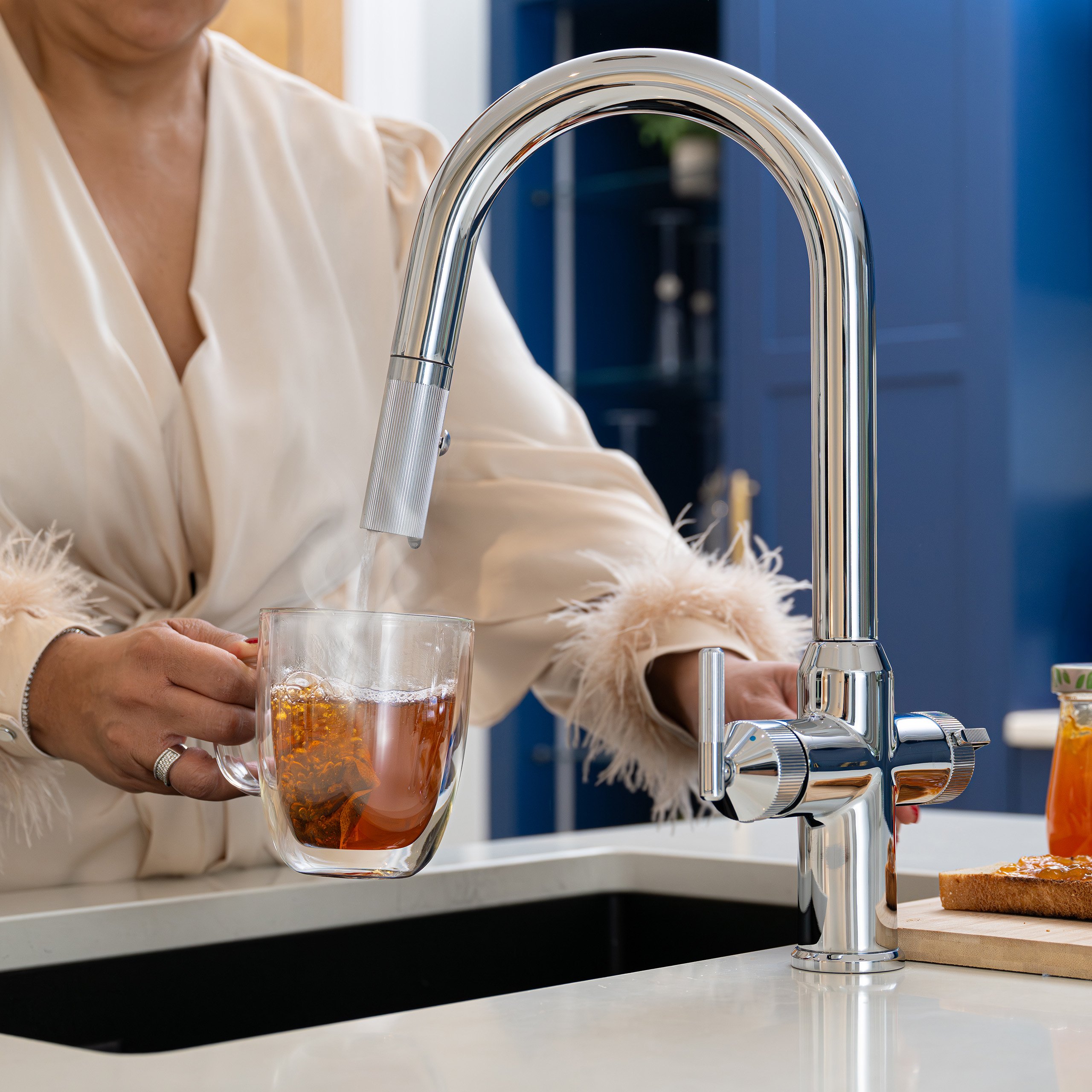 Aquatap Ultra Plus | 4-In-1 Instant Boiling Water Tap With Pull-Out Spray