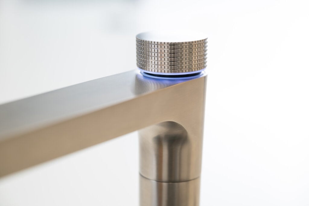 Aquatap Ultimo Digital Led Knurled Dial Close Up